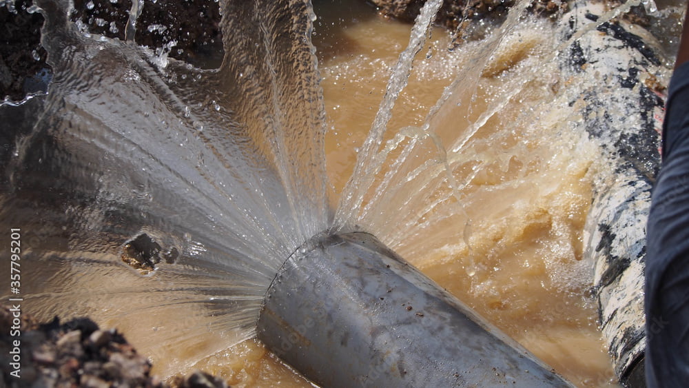 UPVC's main pipeline leaks causing users to disrupt water supply as well as waste water. Damage to this pipe should be done immediately to ensure that the user has a good supply of clean water